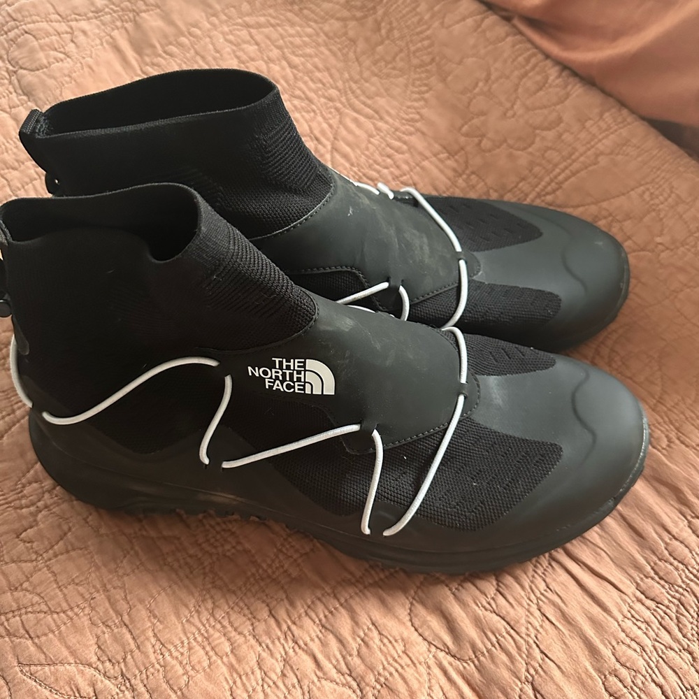 Northface slip on boots